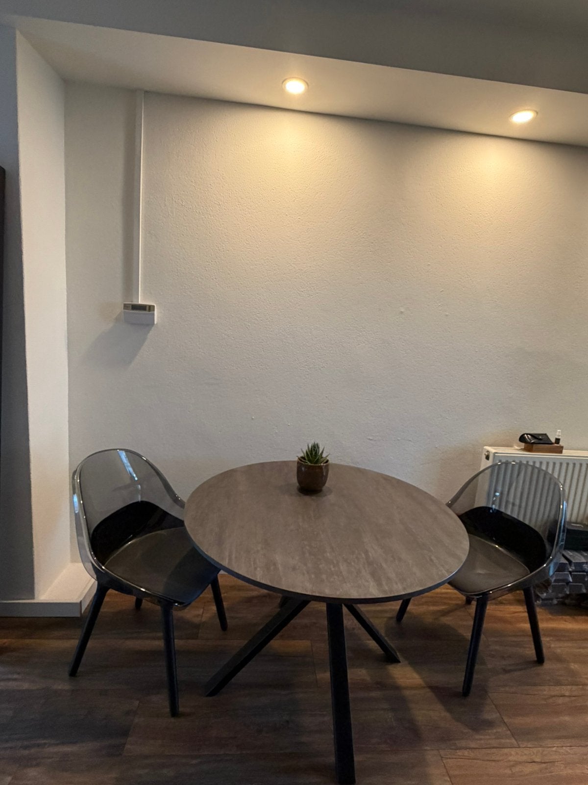 Tafel + stoelen (kan ook los van elkaar), Huizen en Kamers