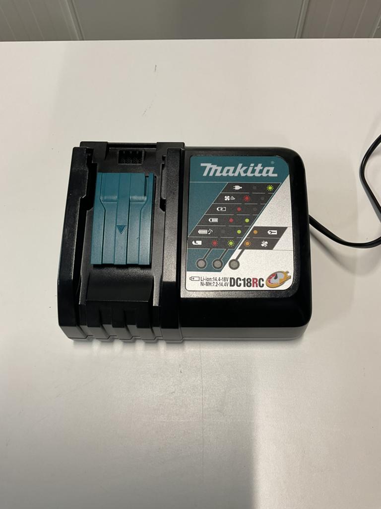 Makita acculader DC 18 RC nieuw ongebruikt, Doe-het-zelf en Verbouw, Gereedschap | Machine-onderdelen en Toebehoren, Ophalen, Nieuw