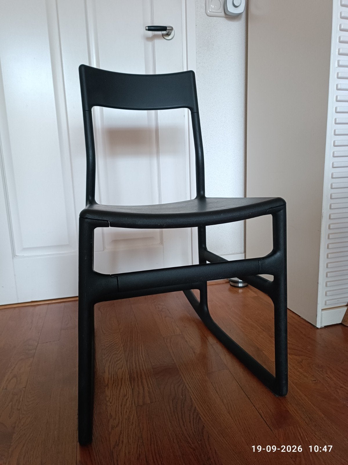 Zwarte Ikea Ellan stoel in prima staat., Ophalen, Kunststof, Gebruikt, Zwart