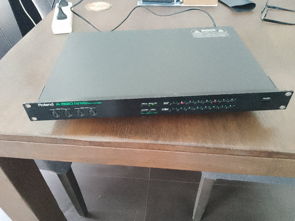 Roland A880 midi patchbay, Ophalen of Verzenden, Gebruikt