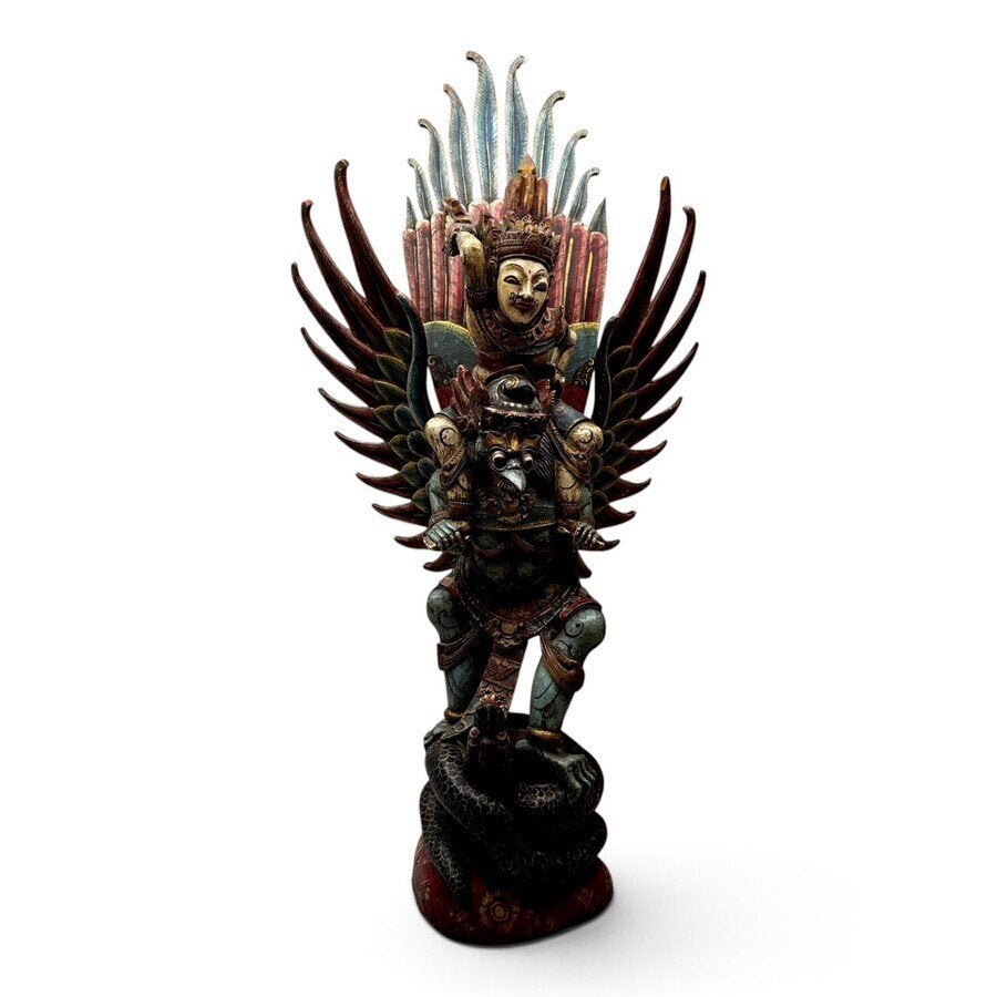 Groot houten sculptuur: Vishnu op Garuda