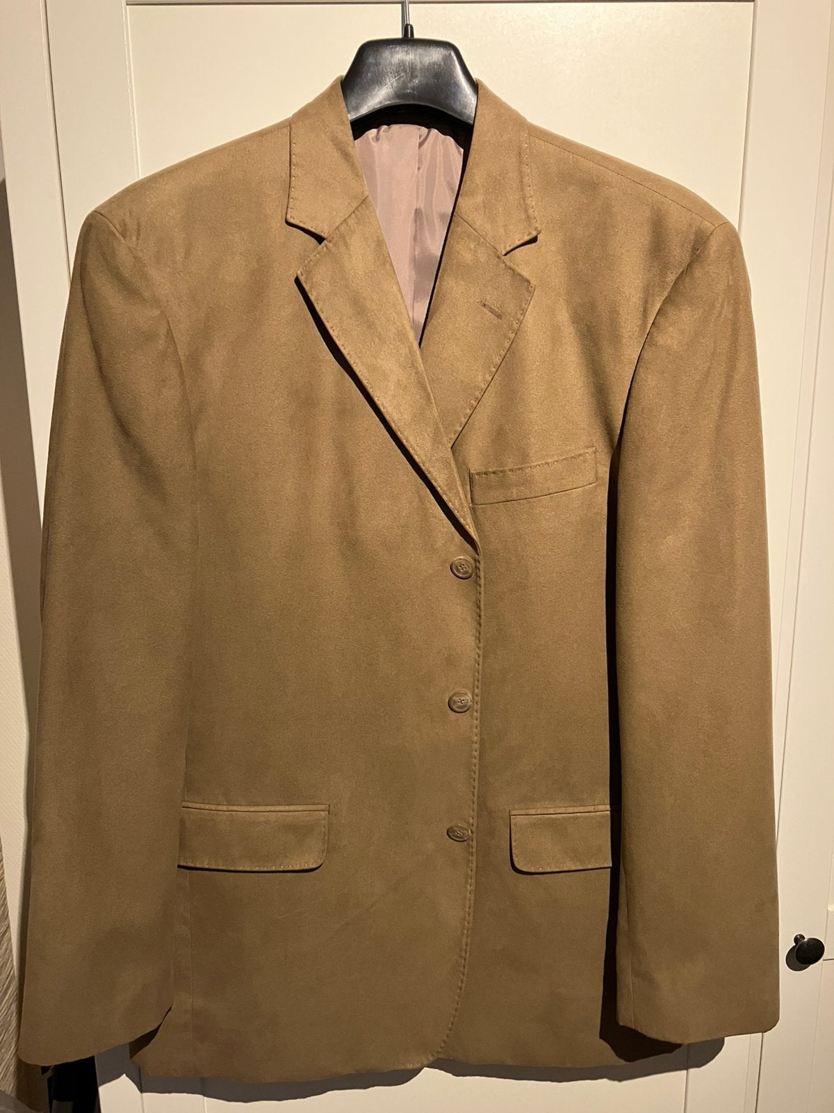 Nieuwe colbert bruin / cognac / beige suède C&A maat 52, Ophalen of Verzenden, Zo goed als nieuw, Maat 52/54 (L), Bruin