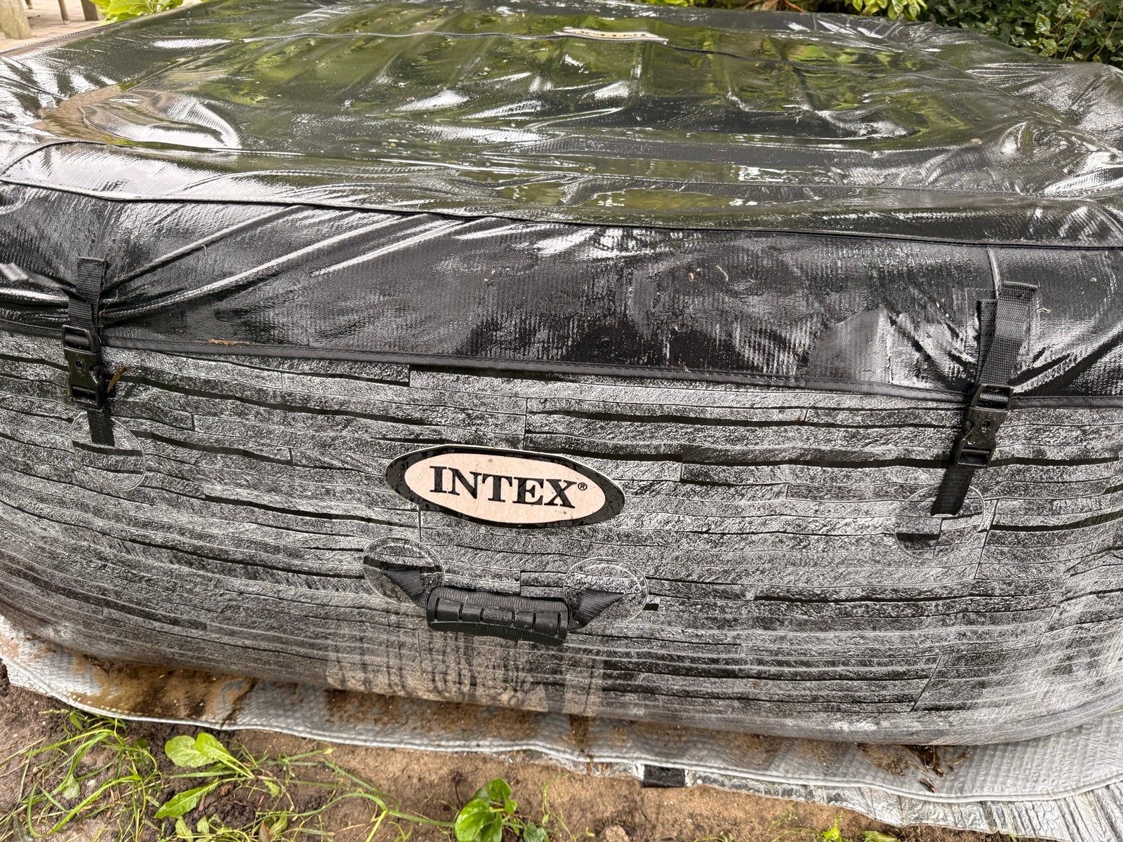 Intex pure spa Jacuzzi 6 persoons met verwarming / reiniging, Ophalen, Zo goed als nieuw, Afdekzeil, Opblaasbaar