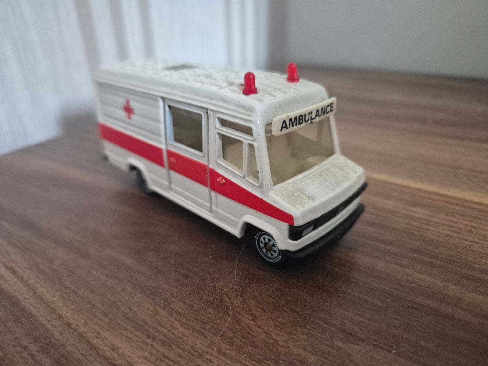 SIKU Vintage Speelgoed Ambulance - Wit met Rode Strepen, Ophalen, Gebruikt