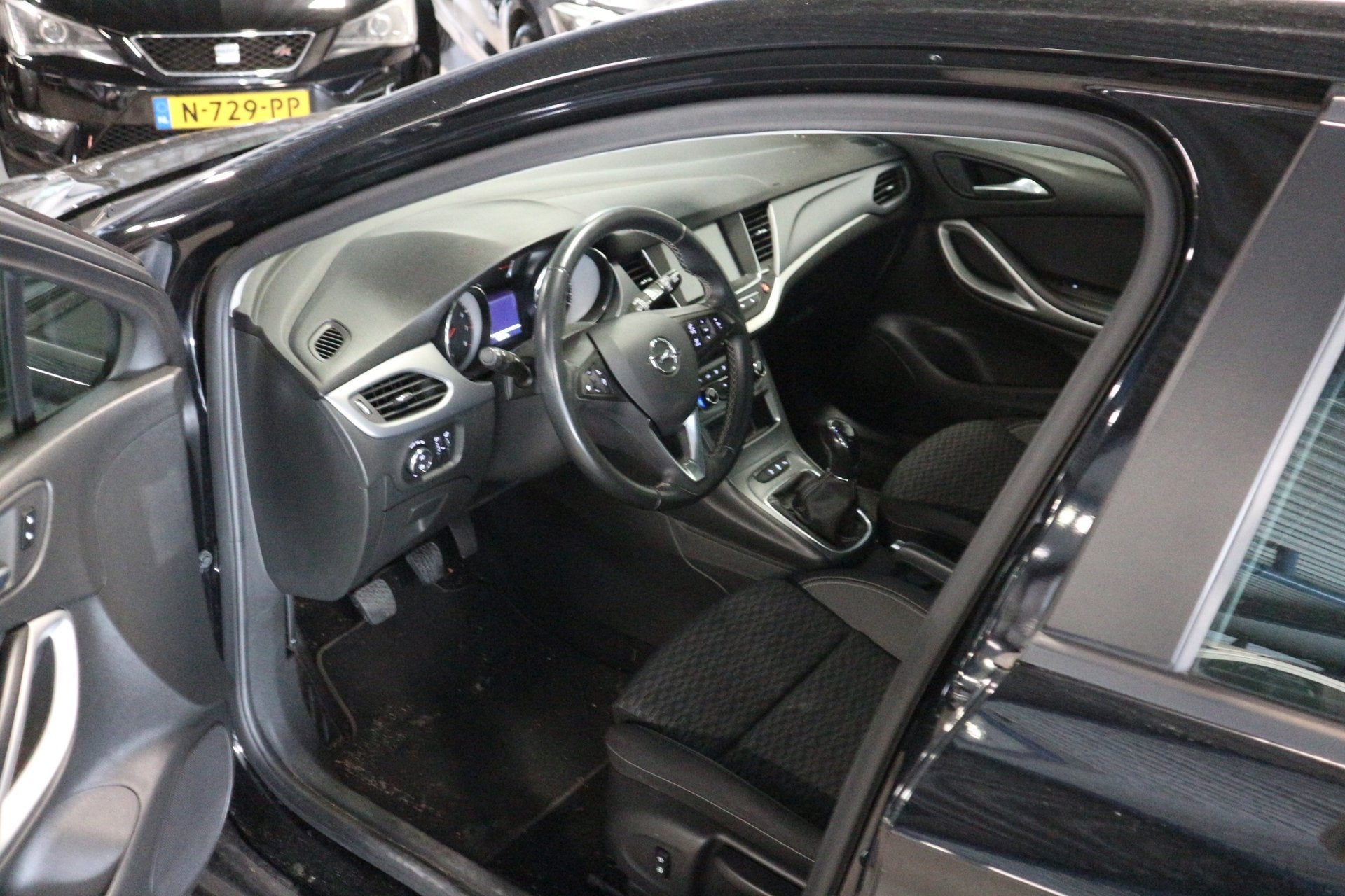 Opel Astra Sports Tourer 1.2 Edition LEES TEKST/ DEALER ONDE, Voorwielaandrijving, Gebruikt, Euro 6, 1199 cc