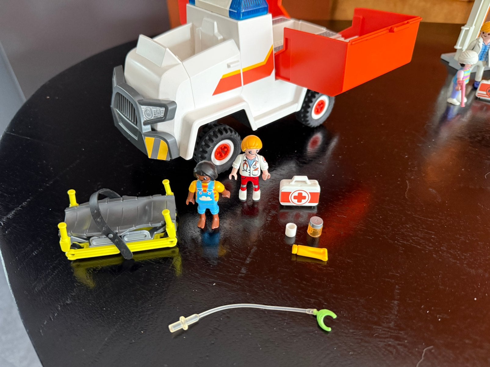 Playmobil duck ambulance en dokters post, Ophalen of Verzenden, Zo goed als nieuw