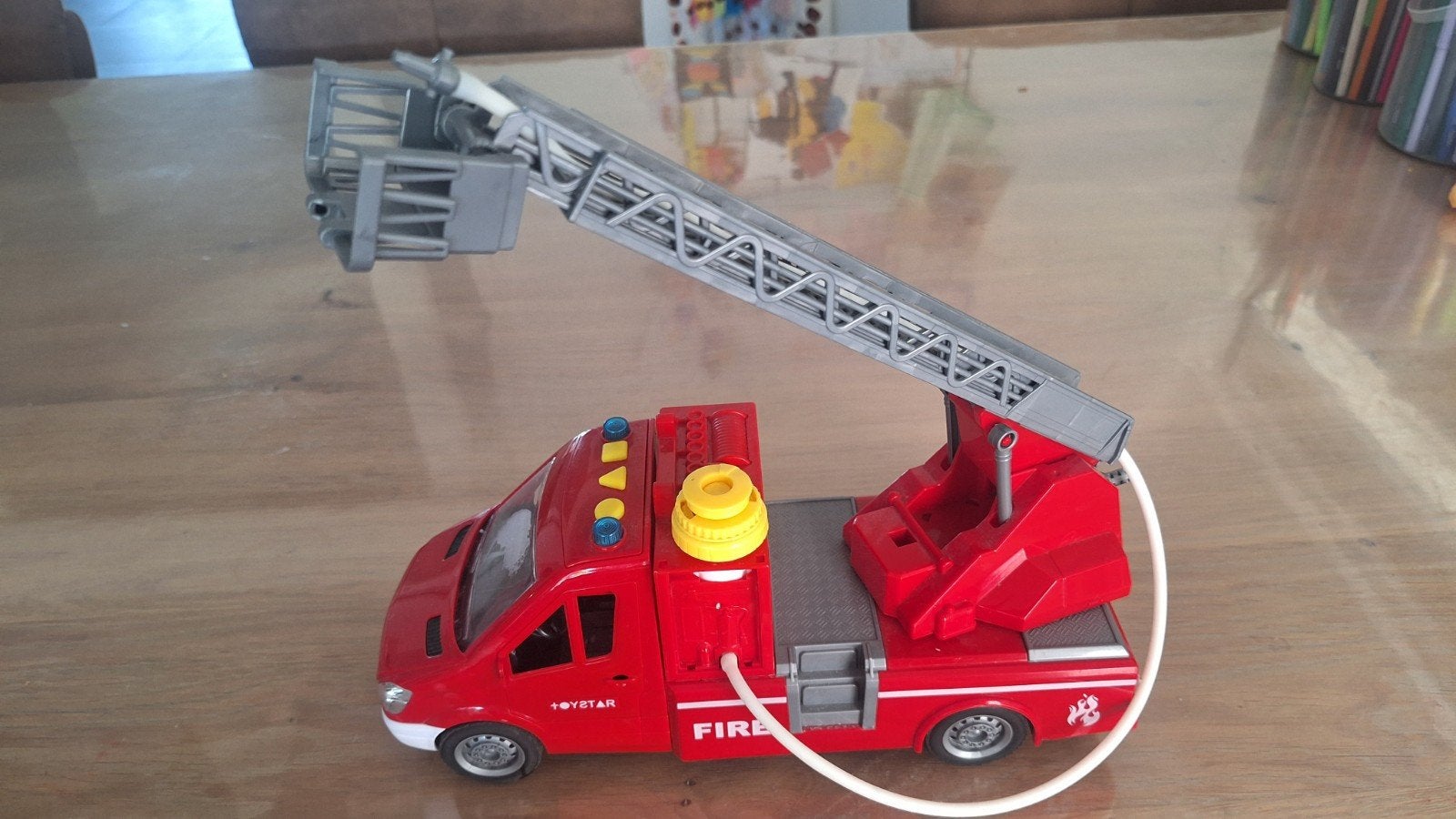 Brandweerauto met uitschuifbare ladder en waterspuit, Kinderen en Baby's, Ophalen of Verzenden, Gebruikt