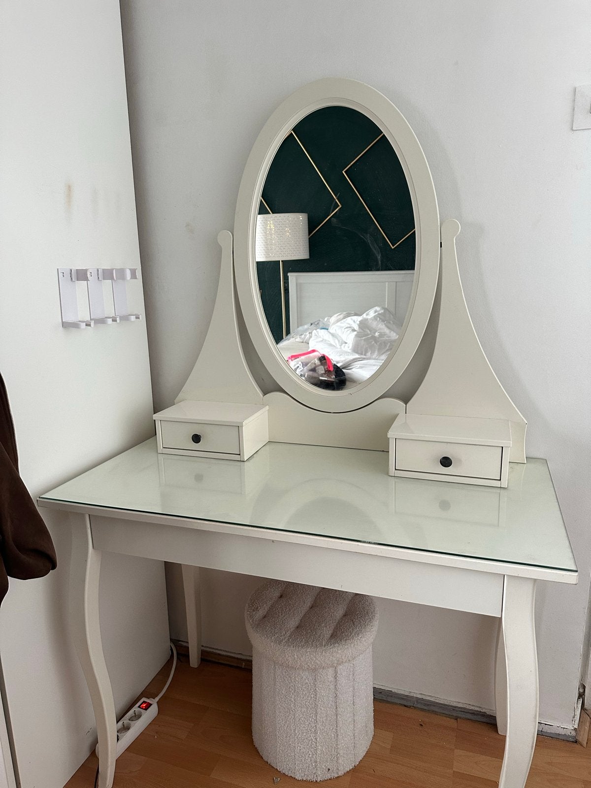 Witte make-up tafel met spiegel en houten kruk, Ophalen, Gebruikt, 100 tot 150 cm, 50 tot 100 cm