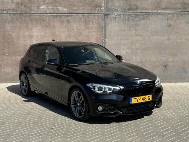 BMW 1-Serie 118i aut M-Sport Shadow Executive Leder, Auto's, BMW, Zwart, 650 kg, Particulier, 3 cilinders