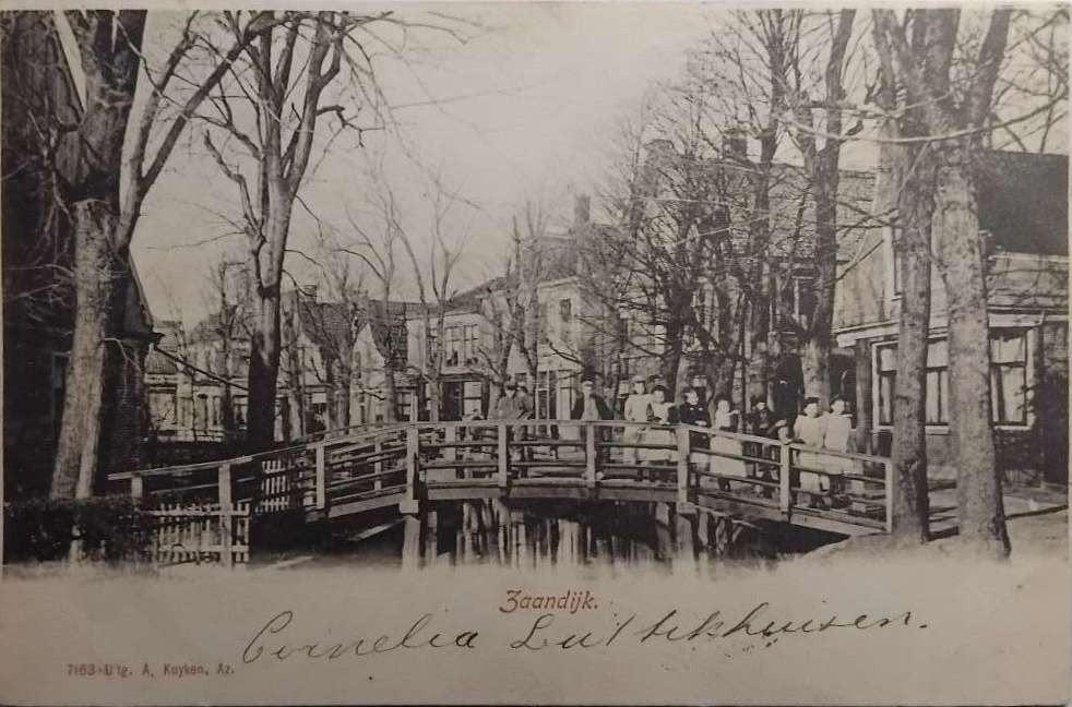 Zaandijk (Noord-Holland) 1906 - Brug met mensen, Ophalen of Verzenden, Voor 1920, Gelopen, Noord-Holland