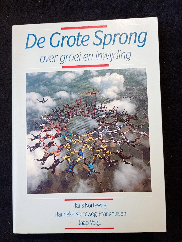 H. Korteweg e.a., De Grote Sprong, Ophalen of Verzenden, Gelezen, Spiritualiteit algemeen, Achtergrond en Informatie