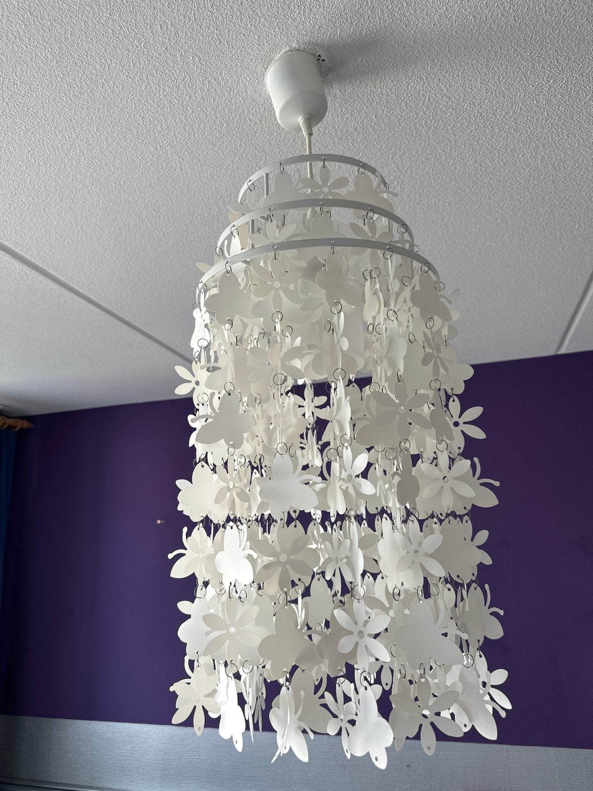 Karwei hanglamp, wit met bloemen en vlinders, Ophalen, Kunststof, 100 tot 150 cm, 50 tot 100 cm
