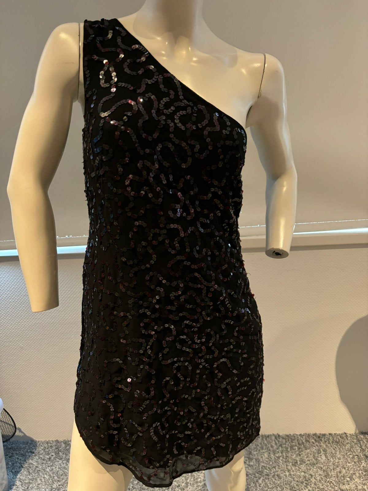 Walter baker paiettten jurk maat m, Kleding | Dames, Maat 38/40 (M), ., Zwart, Ophalen of Verzenden