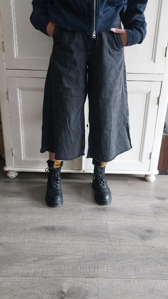 Pull & Bear baggy wide leg jorts 32, Zwart, Overige jeansmaten, Ophalen of Verzenden, Zo goed als nieuw
