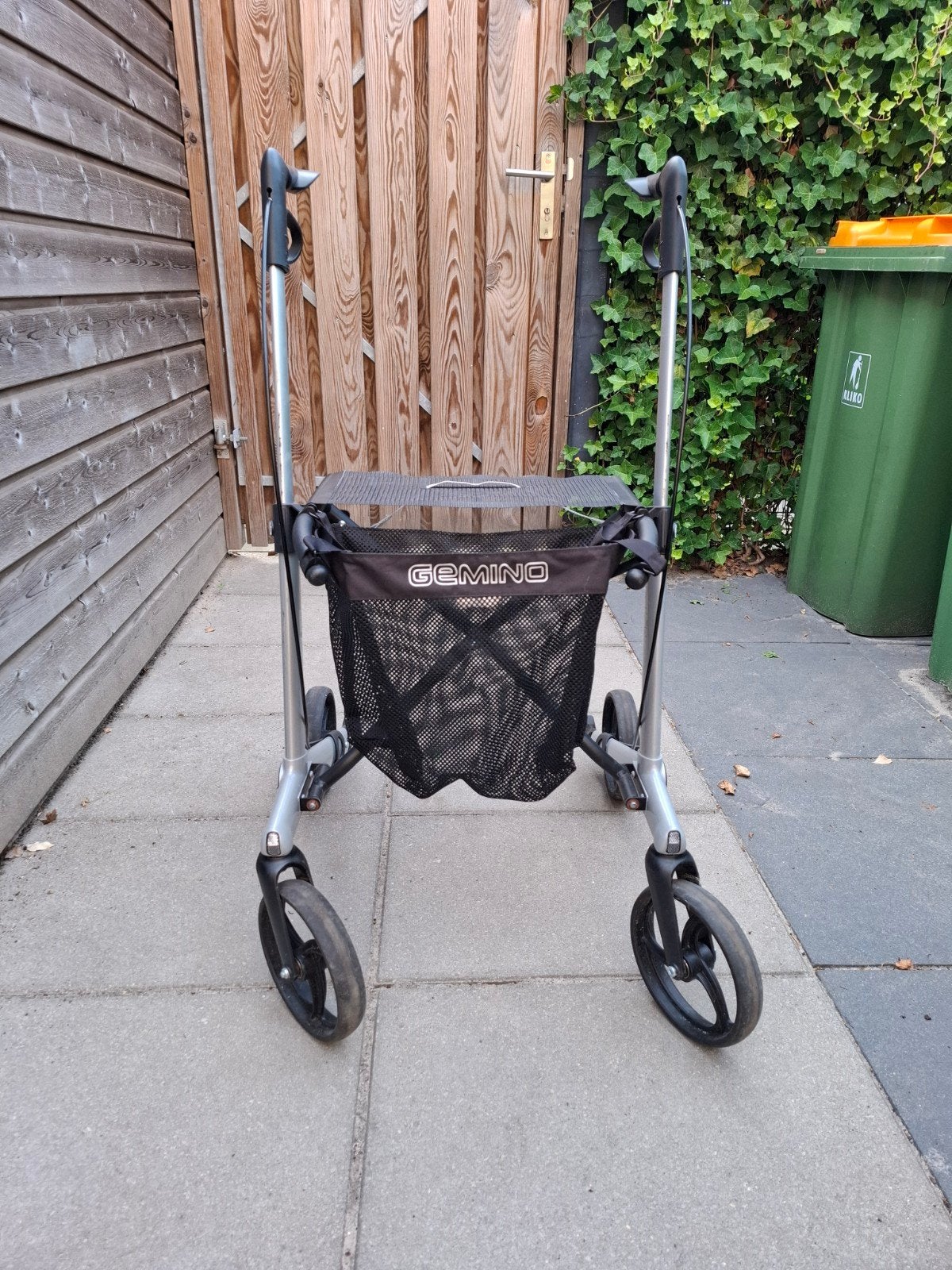 Rollator, Ophalen
