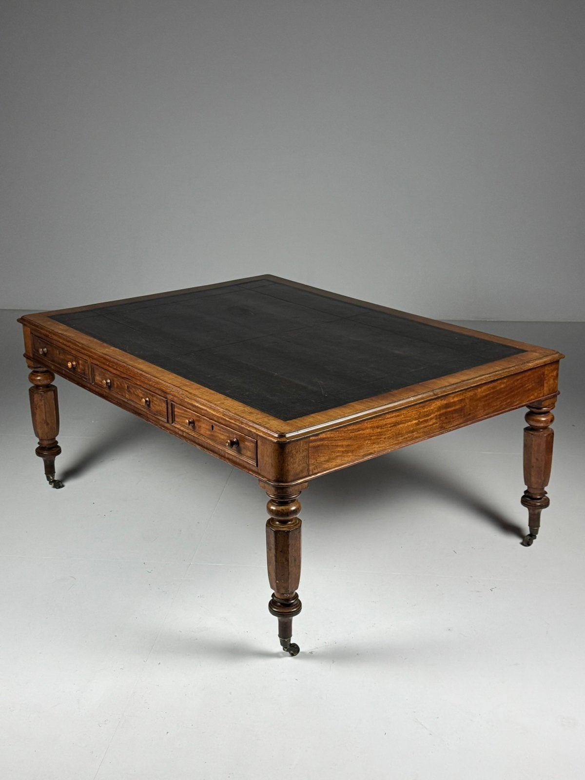 Engelse schrijftafel partnerdesk 19e eeuw