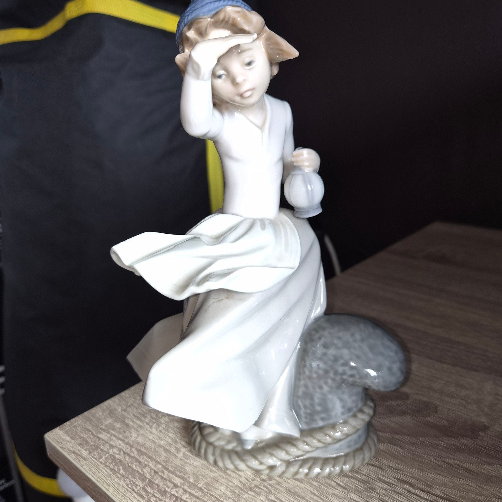 Lladro beeldje 'Meisje met lantaarn' (1981), Ophalen of Verzenden