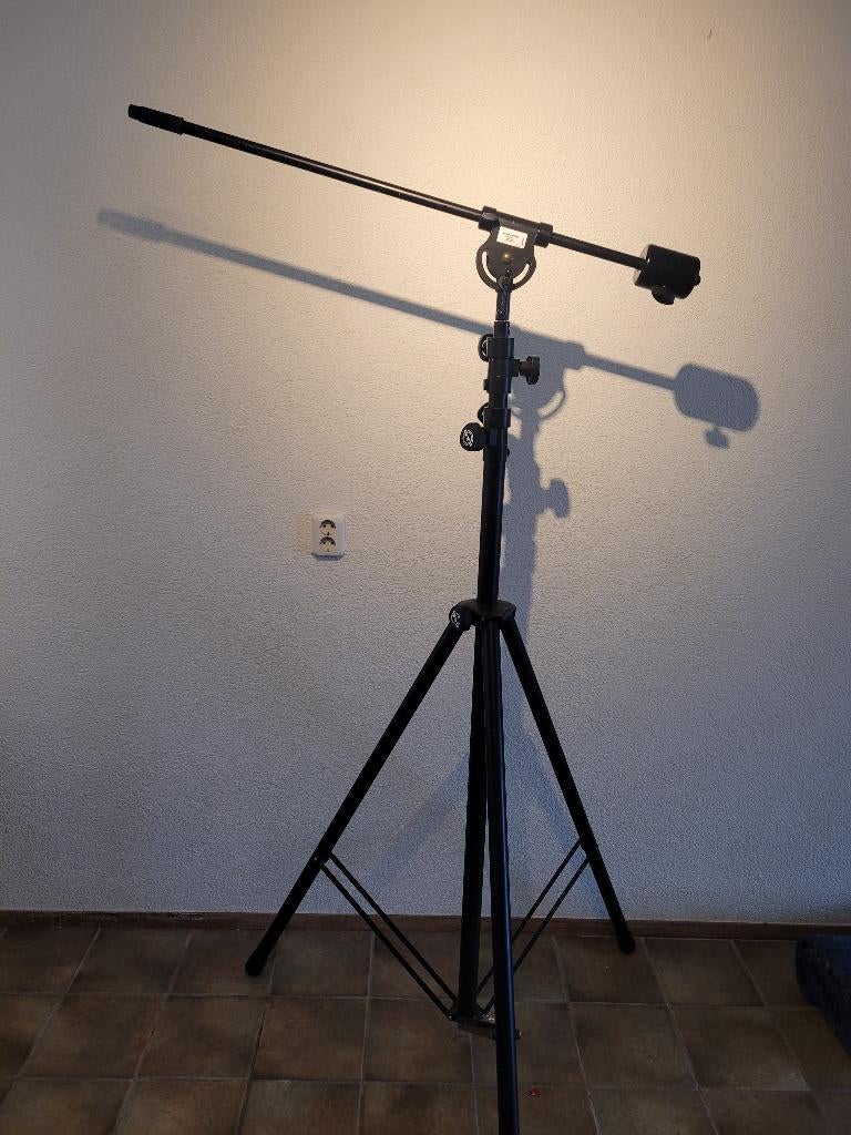 König & Meyer professioneel microfoonstatief met zwenkarm, Verzenden, Zo goed als nieuw, Muziekstandaard, Microfoon