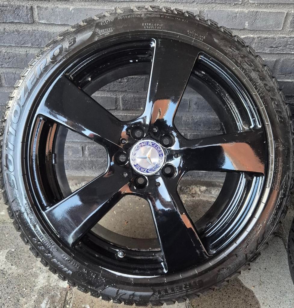 Mercedes-benz E klasse w212 winterbanden (breedset), Auto-onderdelen, Banden en Velgen, Ophalen, 18 inch, Banden en Velgen, Winterbanden
