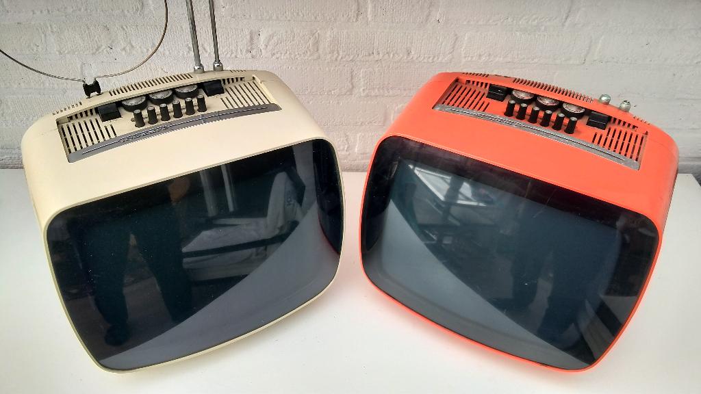 2 Indesit retro televisies 70e jaren model T12 SI 176, Audio, Tv en Foto, Vintage Televisies, Ophalen, Gebruikt, Minder dan 40 cm