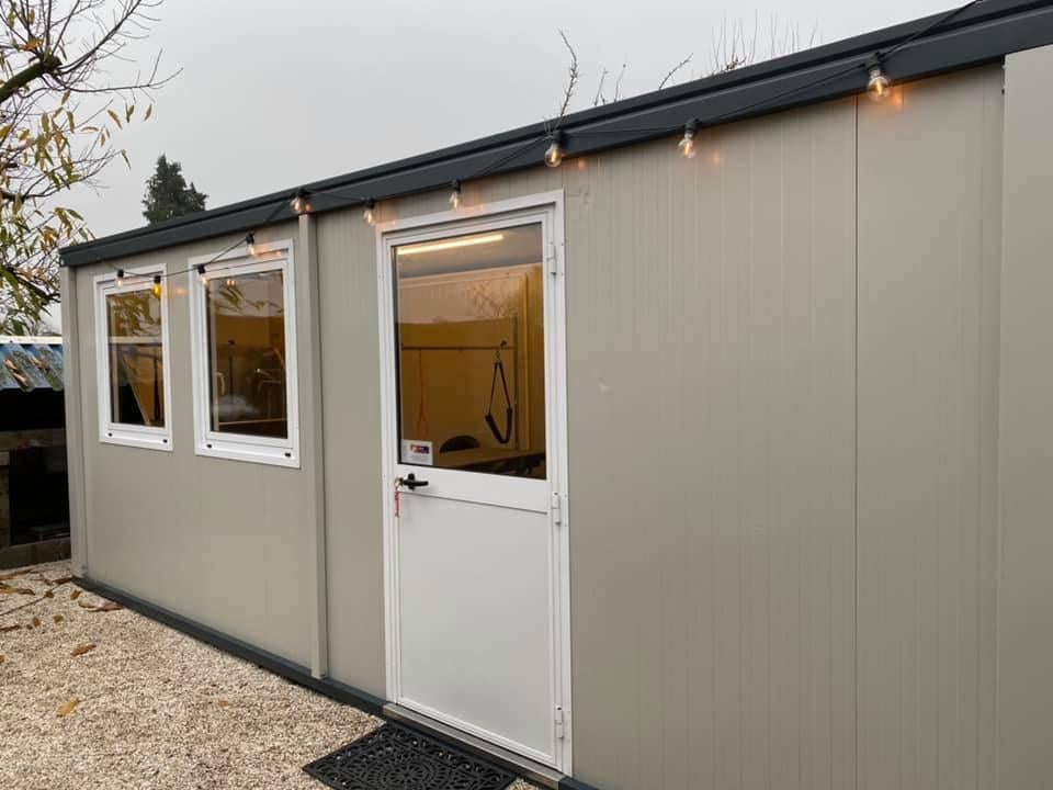 honden trimsalon/hondenpension/geïsoleerde unit/kantoorunit, Ophalen, Nieuw