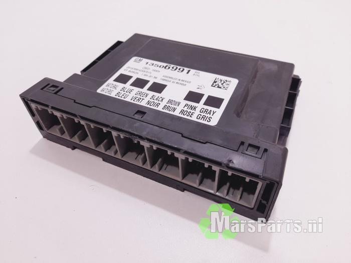 Computer Body Control van een Opel Insignia, Gebruikt, -, -, Opel