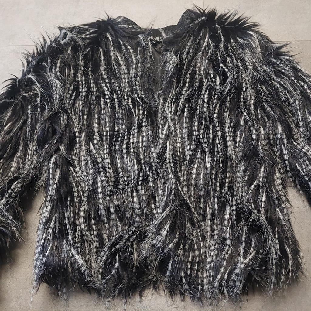 Nieuw vest/ jasje levv Girls  14y  zwart wit. Super zacht, Ophalen of Verzenden