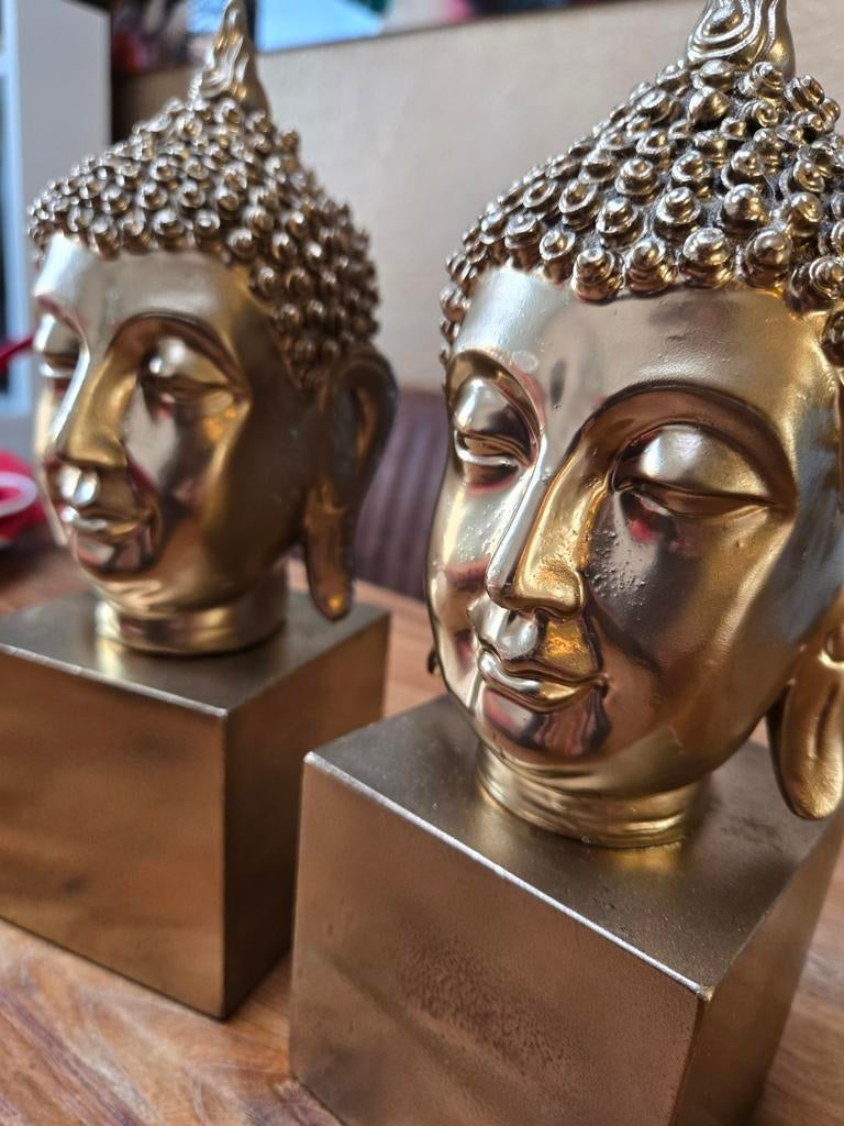2 Goudkleurige Boeddha Beeldjes op Voet, Ophalen of Verzenden