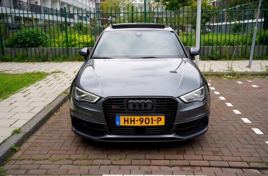 Audi A3 1.4 Tfsi 204pk E-tron Phev S Tronic 2015 Grijs, Auto's, Audi, Zwart, 4 cilinders, 1395 cc, Zilver of Grijs