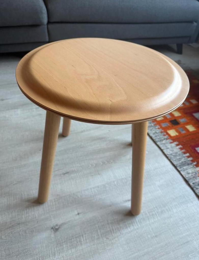 Ikea ps 2017 houten tafeltje jon karlsson, Ophalen of Verzenden, Zo goed als nieuw, 25 tot 50 cm, Rond
