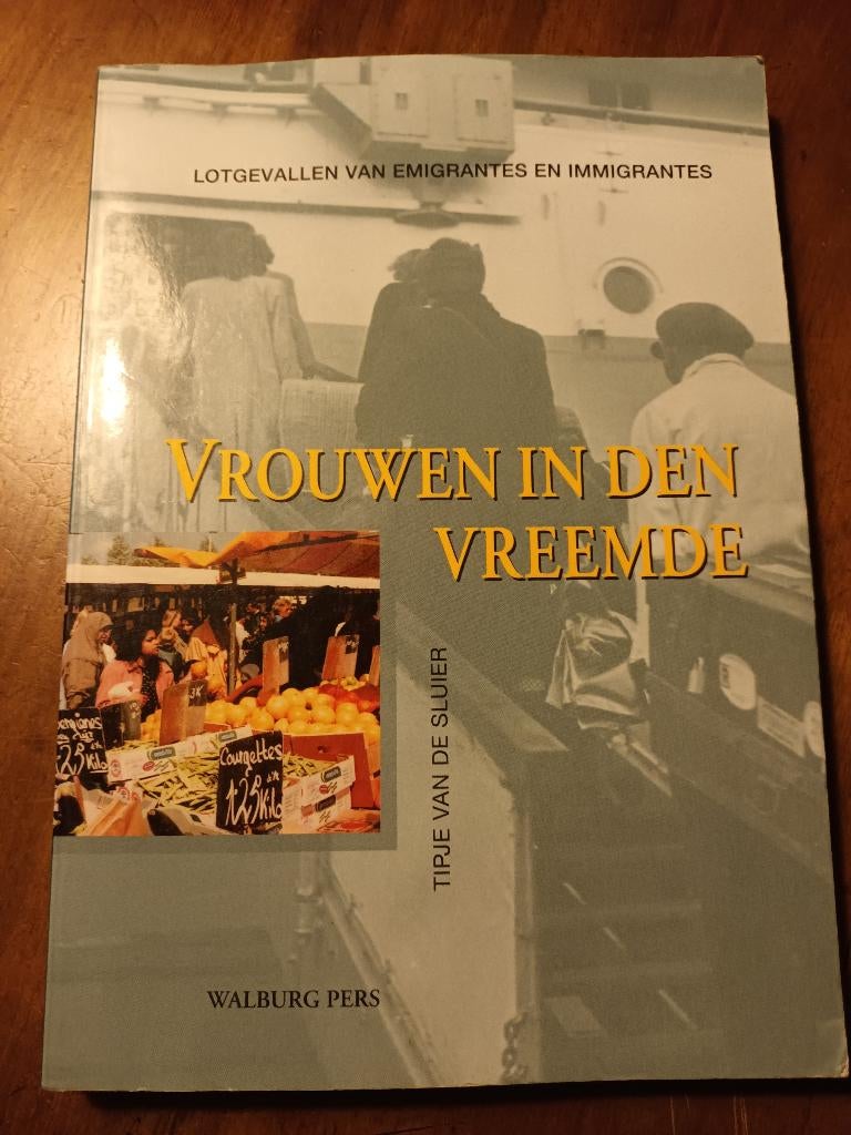 Verhalen van emigrantes en immigrantes, Ophalen of Verzenden, Zo goed als nieuw