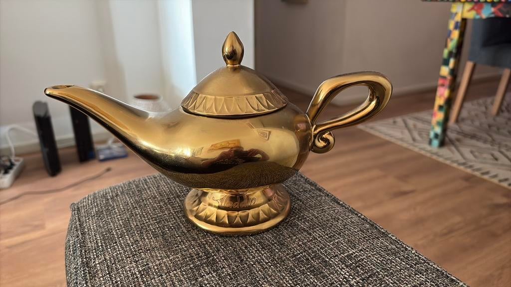 Replica van de wonderlamp van de Geest uit Aladdin., Verzamelen, Ophalen of Verzenden, Beeldje of Figuurtje