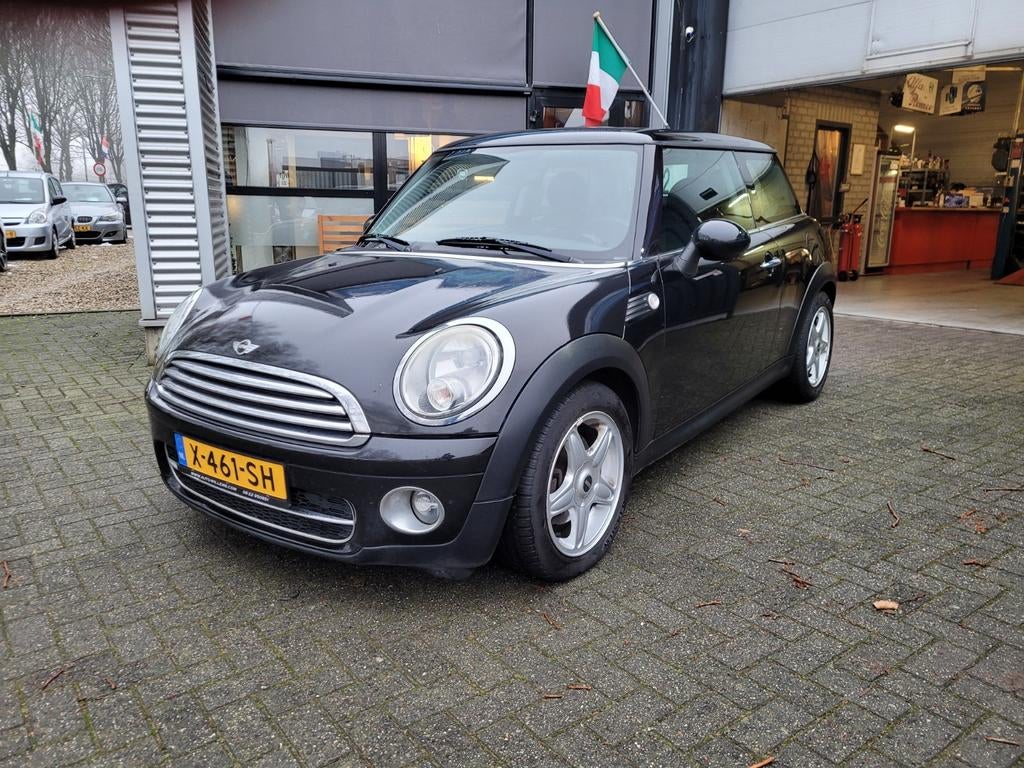 Mini 1.6 D Cooper 2009 Zwart,airco,apk 20-aug-2026, Auto's, Mini, Voorwielaandrijving, Stof, 4 cilinders, 4 stoelen
