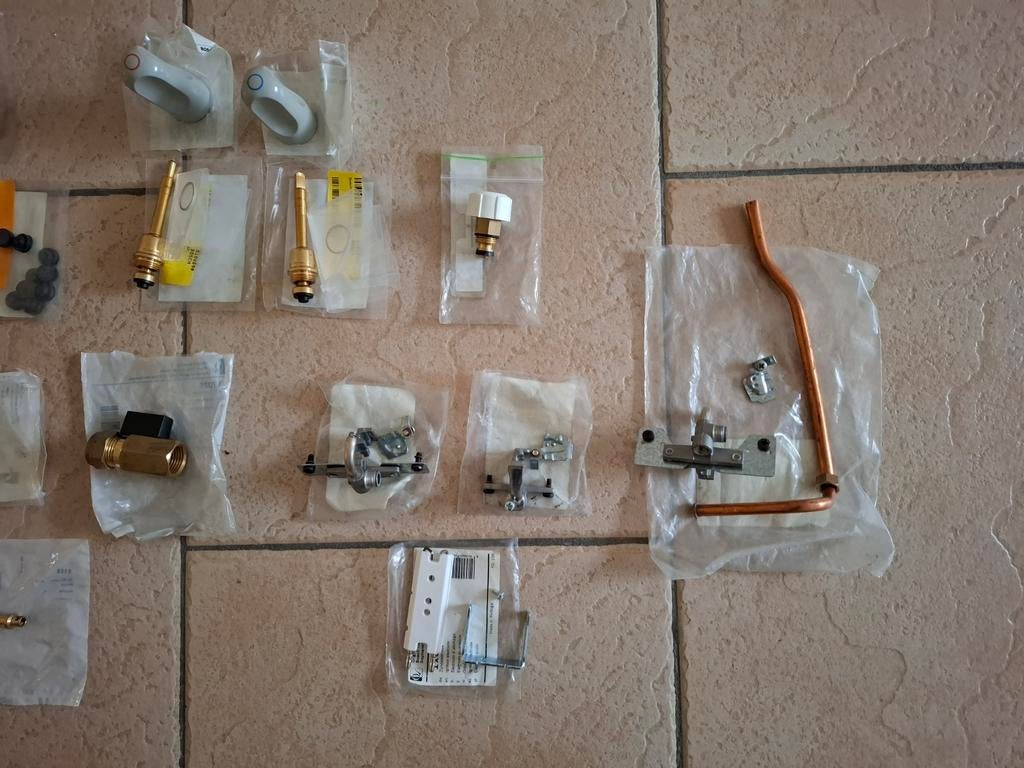 Geiser onderd. Junkers/Bosch grote partij NIEUW fasto, Ophalen of Verzenden, Minder dan 3 jaar oud, Minder dan 20 liter, Nieuw