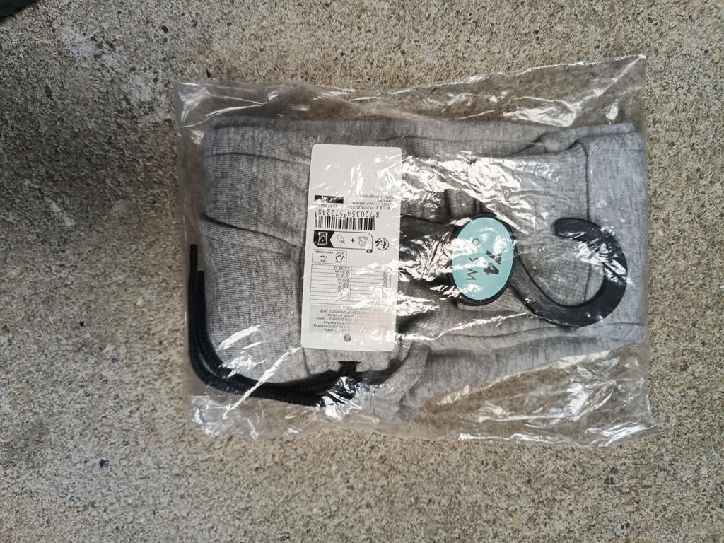 Grijze joggingbroek - 74, Kinderen en Baby's, Babykleding | Maat 74, Broekje, Jongetje of Meisje, Nieuw, Ophalen of Verzenden