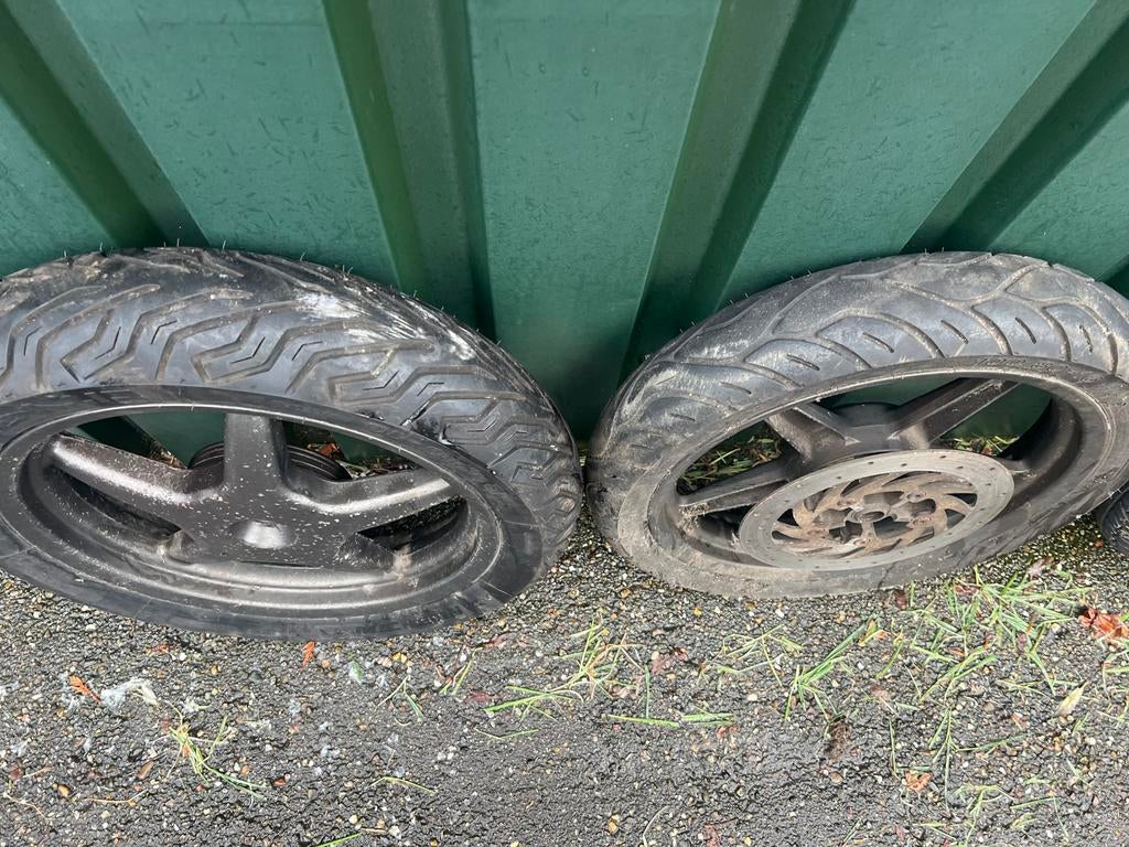 Kymco people s wielen standaarr carterdeksel windschem, Motoren, Ophalen