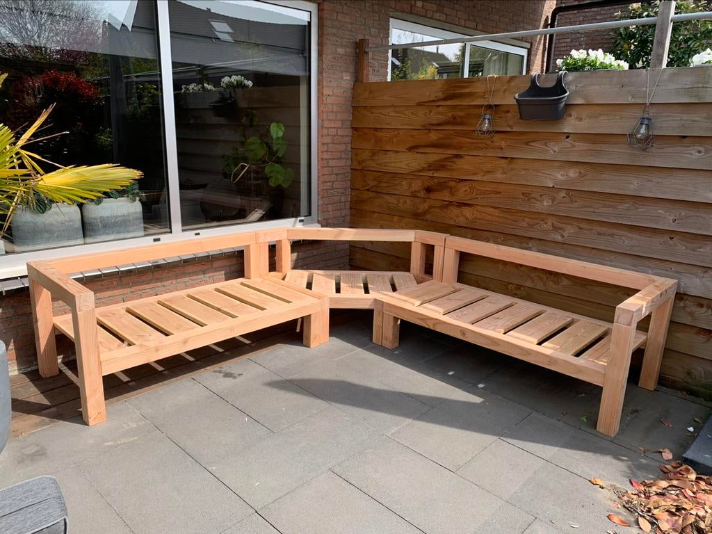 Foto 4 van Loungeset tuinset tuintafel bank stoel tuinverlichting