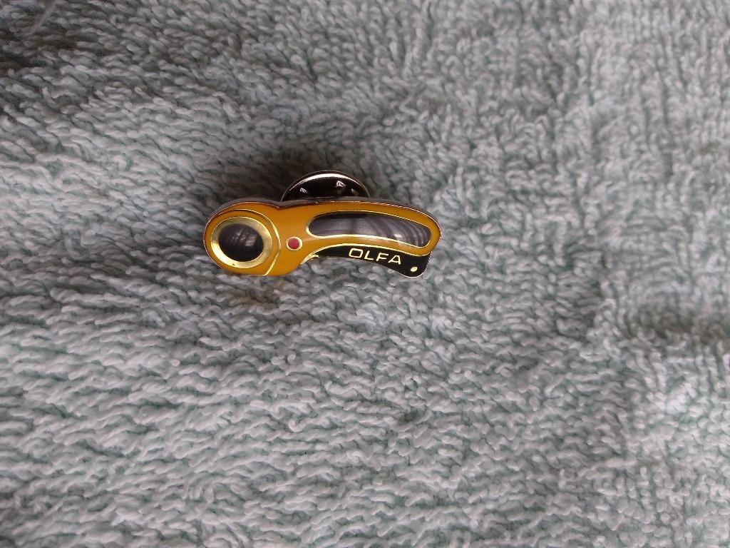 Pin Olfa, Ophalen, Zo goed als nieuw, Overige onderwerpen, Speldje of Pin