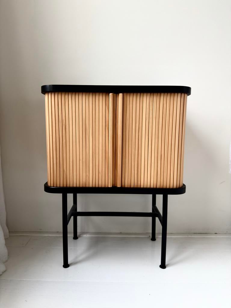 Stijlvol houten nachtkastje H&M Home, Ophalen, Gebruikt, 50 tot 100 cm, Minder dan 25 cm