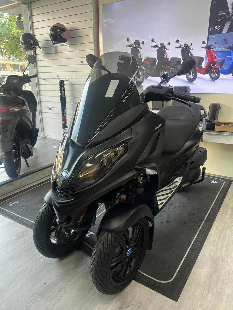 GEZOCHT PIAGGIO VESPA GTS MP3 300 310 500 530, Scooter, Piaggio, Piaggio, Bedrijf