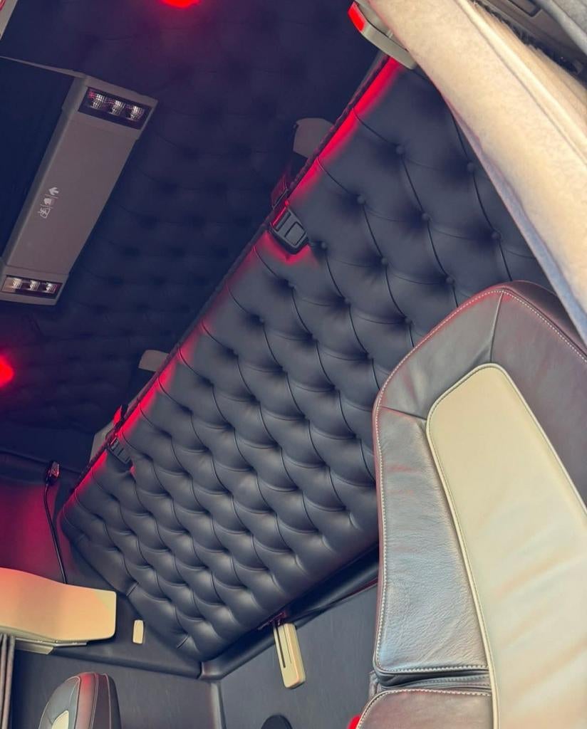 Gezocht zwarte bedplaat Volvo Fh Aero, Ophalen of Verzenden, Nieuw, Volvo, Interieur en Bekleding