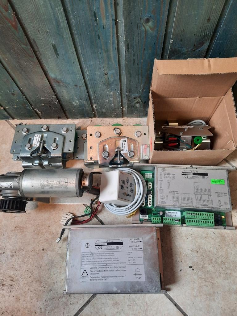 Record sta-16 onderdelen, Doe-het-zelf en Verbouw, Deuren en Horren, Ophalen of Verzenden, 120 cm of meer, Garagedeur