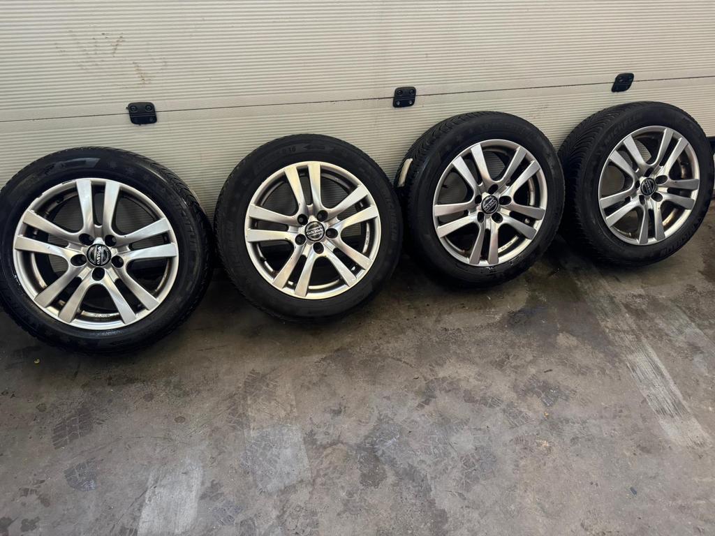 Michelin banden met velgen voor Volvo, Ophalen, 16 inch, Banden en Velgen, 205 mm