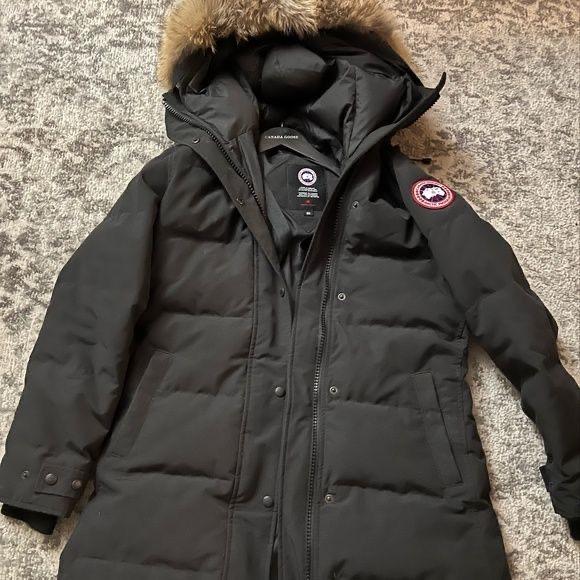 Canada Goose Rode Jas met Logo, Ophalen of Verzenden, Zo goed als nieuw, Rood