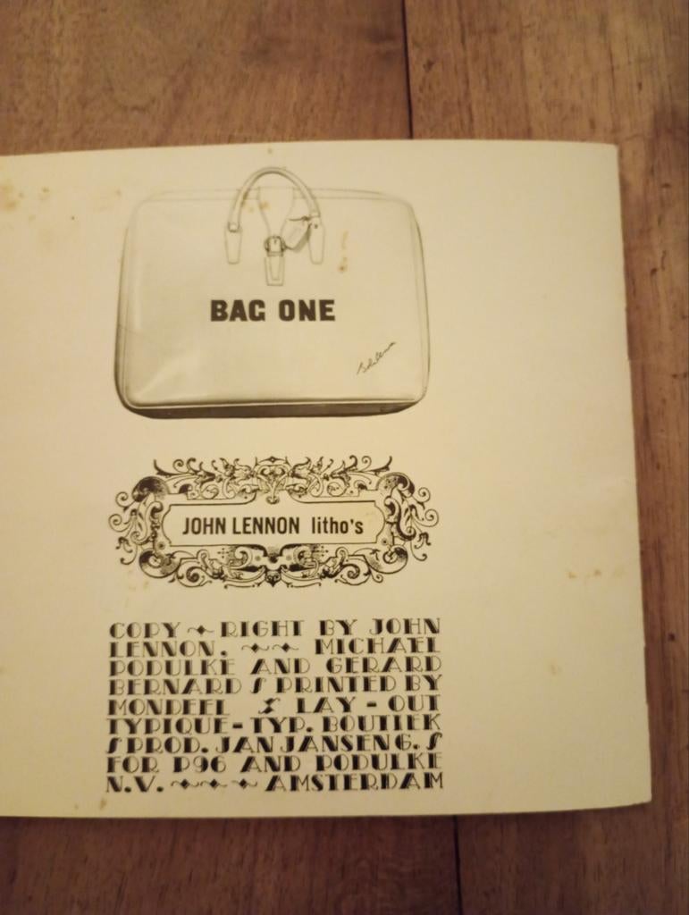 John Lennon boekje  met fotos en tekeningen, Ophalen of Verzenden, Glas of Kopje