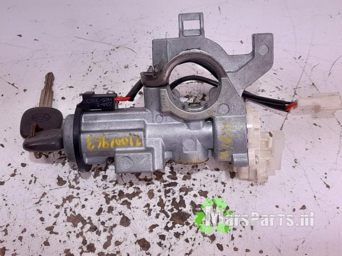 Kontaktslot + Sleutel van een Daihatsu Sirion