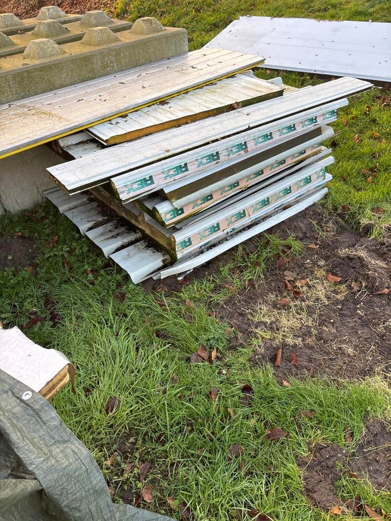 Sandwichpanelen met metalen kant - ca. 15 m2, Ophalen, Gebruikt, Overige materialen, 20 tot 50 mm