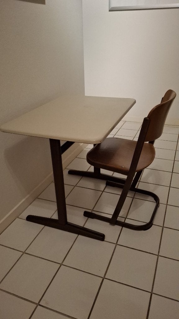 Te koop: schooltafeltje-en stoeltje., Ophalen, Gebruikt, Stoel(en)