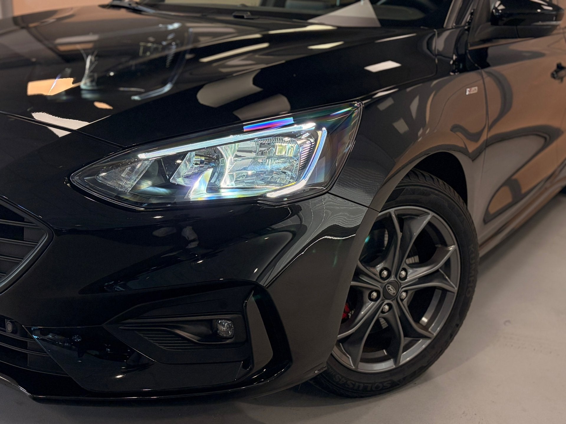 Ford Focus Wagon 1.0 EcoBoost Hybrid ST Line X Business | LE, Auto's, Ford, Dealer onderhouden, Gebruikt, Zwart, Origineel Nederlands