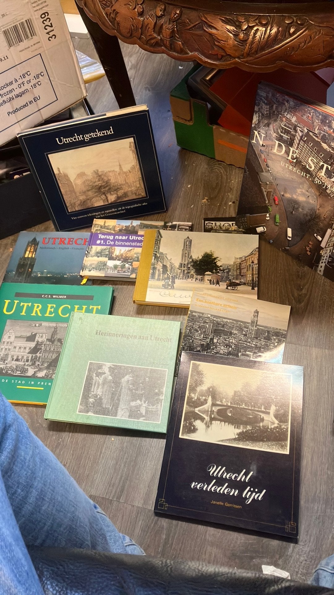Utrecht  9 boeken over stad utrecht diverse, Ophalen, Gelezen